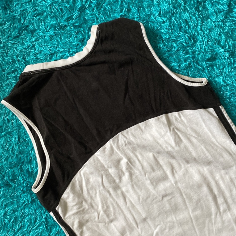 White and Black Sleeveless muscle Top - Picture 11 of 17